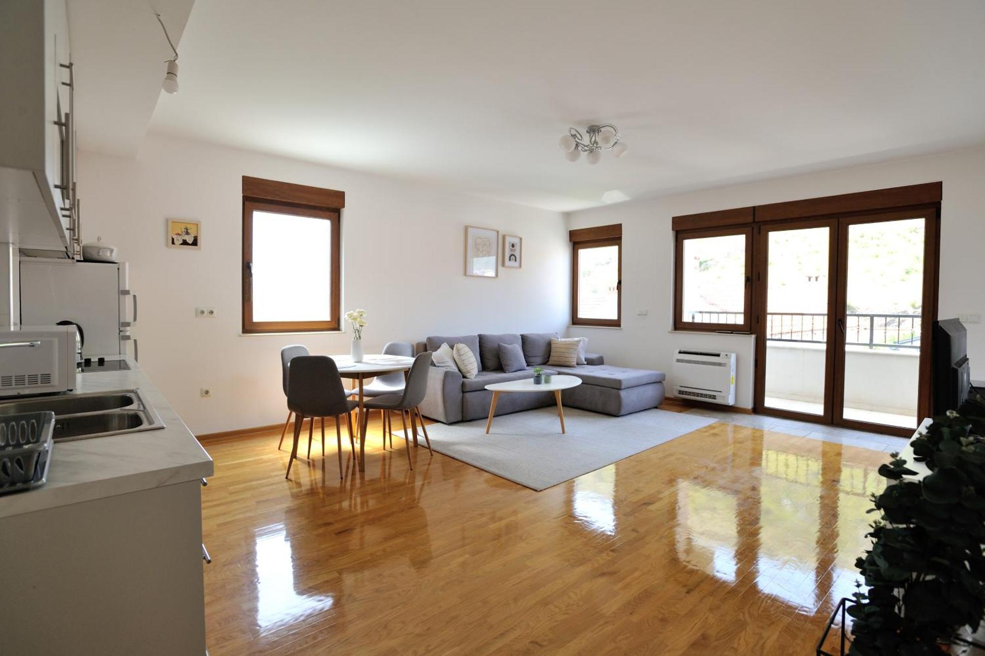 Captain'S Luxury Apartments Mostar Esterno foto